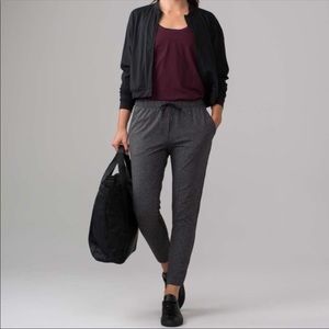 Lululemon Jet Crop Slim • Giant Grey Herringbone